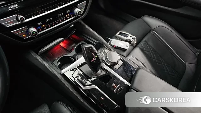 BMW 5 Series (G30) id 3291155 из Кореи 19