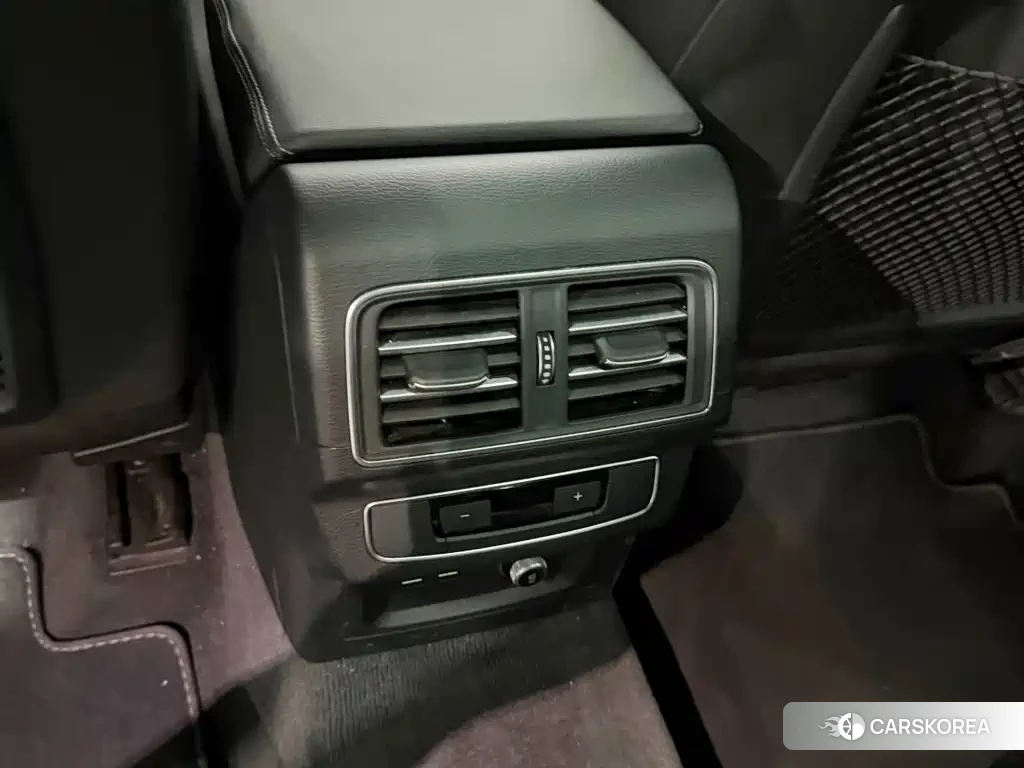 Audi Q5L id 4674464 из Китая 13