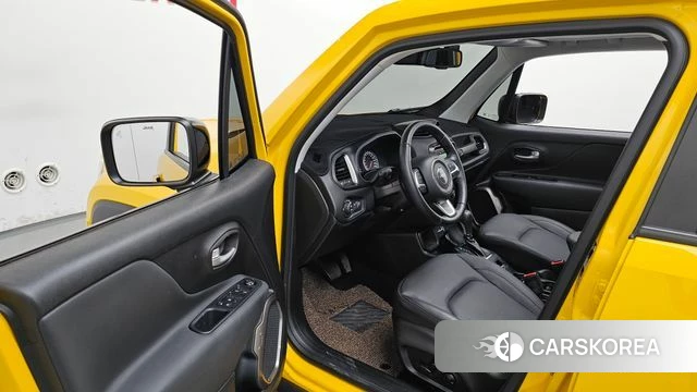 Jeep Renegade id 4871159 из Кореи 33