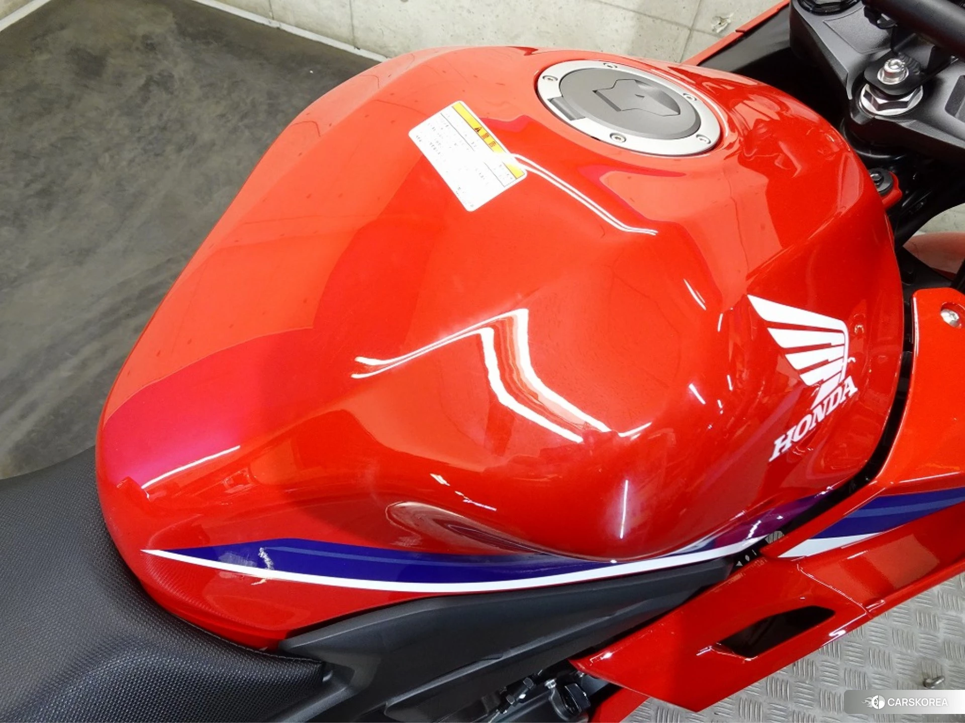 Проданный Honda CBR400R id 3947902 из Японии, фото 30