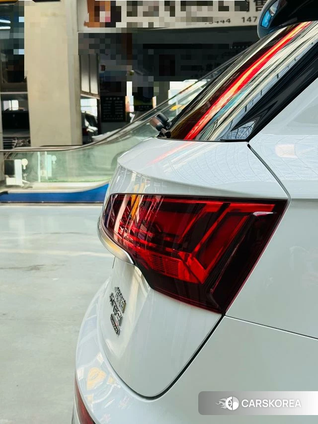 Audi Q5L id 3889112 из Китая 12