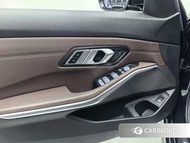 BMW 3 series id 4393271 из Китая 12