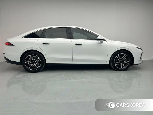 Roewe D7 EV id 4213905 из Китая 18
