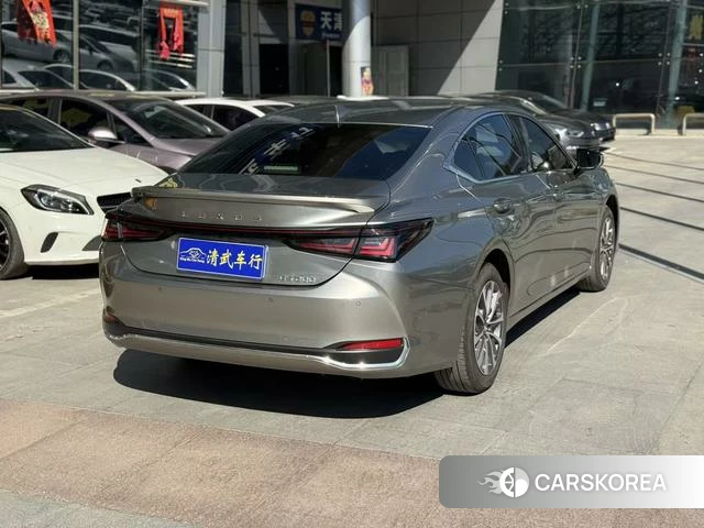 Lexus ES id 4298412 из Китая 11