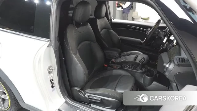 Mini Cooper Electric id 3411425 из Кореи 19