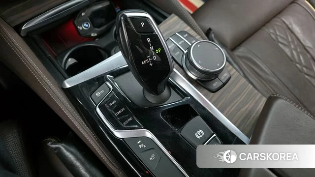 BMW 5 Series (G30) id 3893632 из Кореи 19