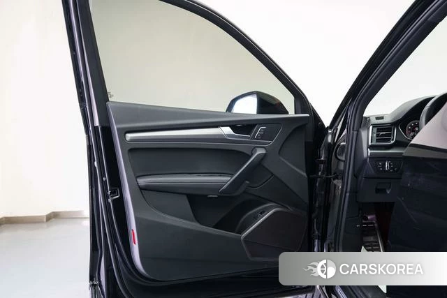 Audi Q5L id 4275389 из Китая 24