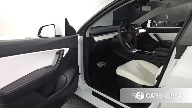 Tesla Model Y id 3606547 из Кореи 19