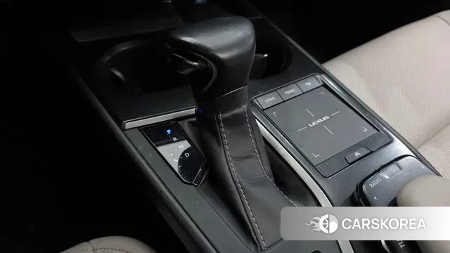 Lexus UX250h id 2976466 из Кореи 19