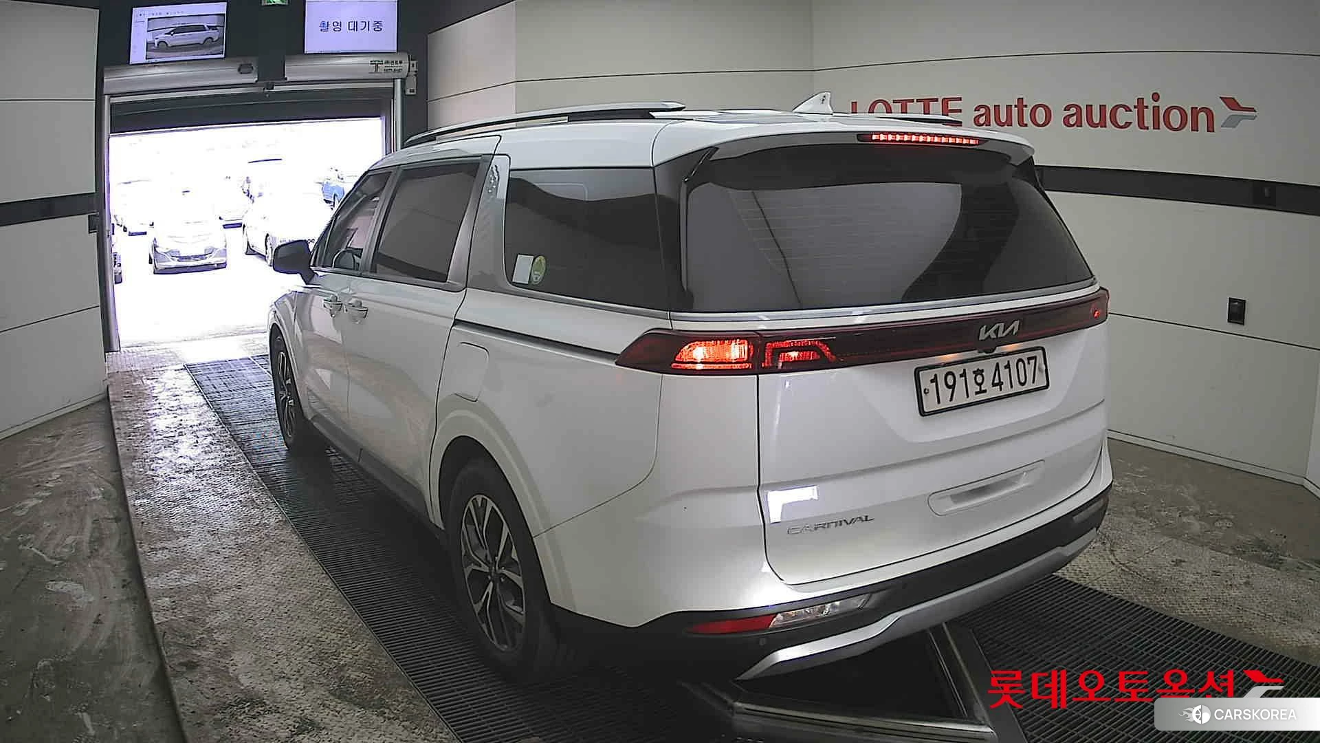 Kia Carnival id 3888419 из Кореи 36