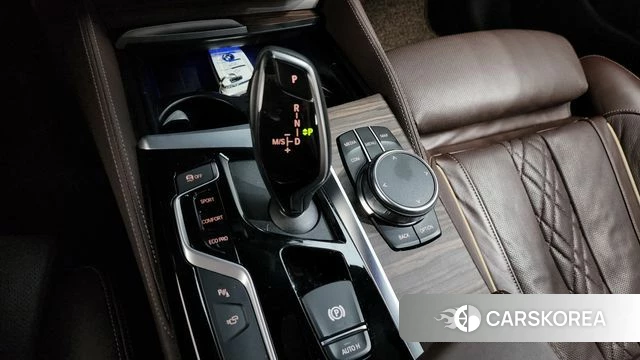 BMW 5 Series (G30) id 3807775 из Кореи 19