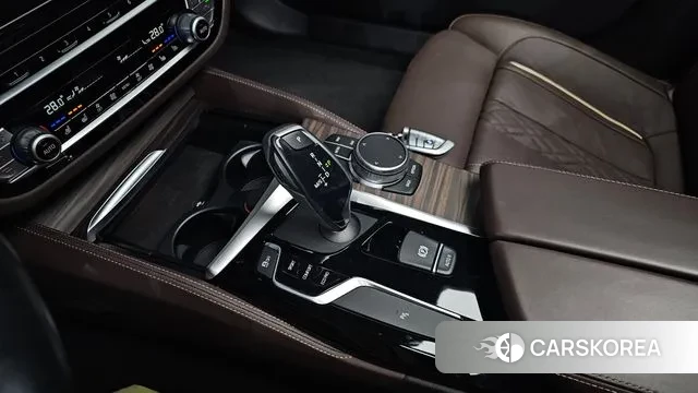 BMW 5 Series (G30) id 3587848 из Кореи 19