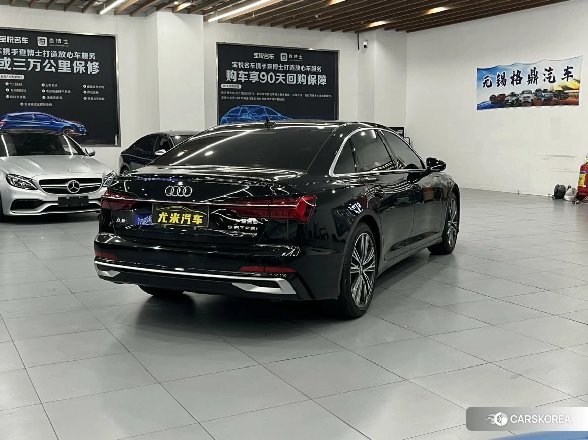 Audi A6L id 4405820 из Китая 15