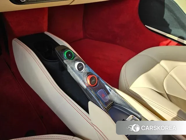 Ferrari F8 Spider id 3697507 из Кореи 19