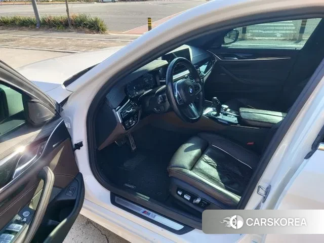 BMW 5 Series (G30) id 3581545 из Кореи 19