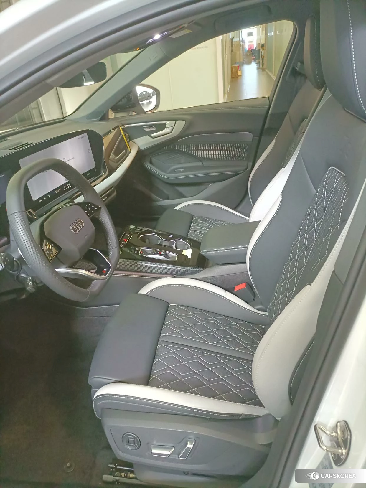 Audi A5L id 4440873 из Китая 15