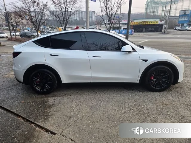 Tesla Model Y id 3572382 из Кореи 17