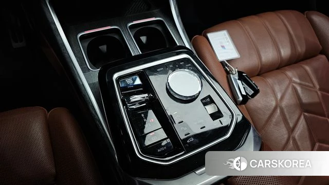 BMW 7 Series (G70) id 3934108 из Кореи 19