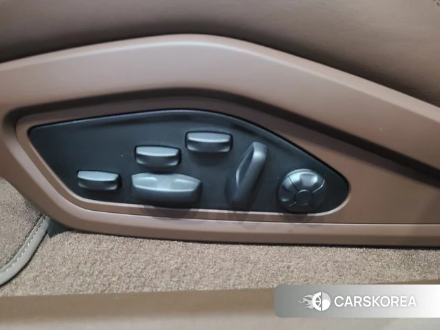 Porsche Taycan id 4177399 из Кореи 19