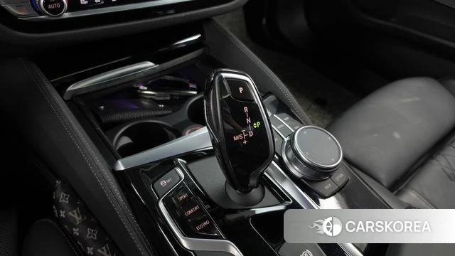BMW 5 Series (G30) id 4872798 из Кореи 32