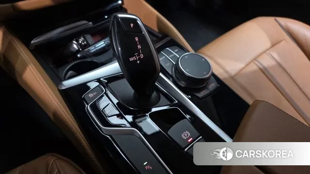 BMW 5 Series (G30) id 3407586 из Кореи 19