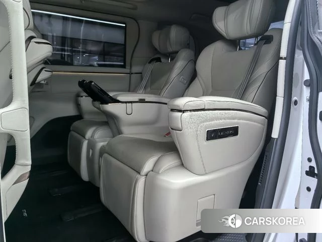 Lexus LM id 4205666 из Китая 9