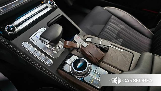 Genesis G90 id 3806774 из Кореи 19