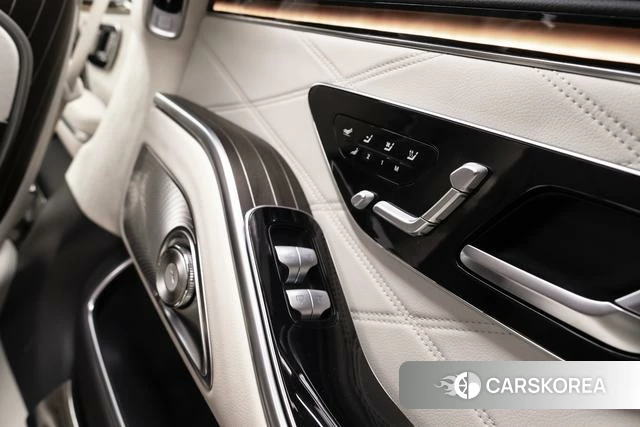 Mercedes-Benz Maybach S-class id 4254756 из Китая 34