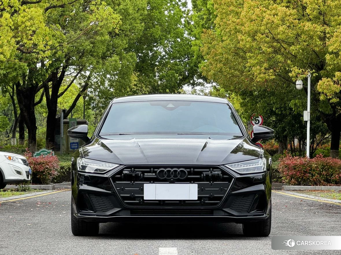 Audi A7L id 4440808 из Китая 16