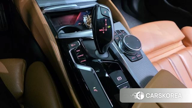 BMW 5 Series (G30) id 3912047 из Кореи 19