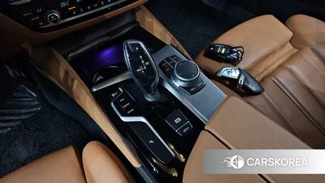 BMW 5 Series (G30) id 3397045 из Кореи 19