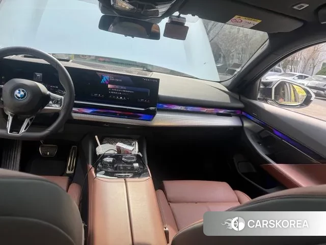 BMW 5 Series (G60) id 3757846 из Кореи 9