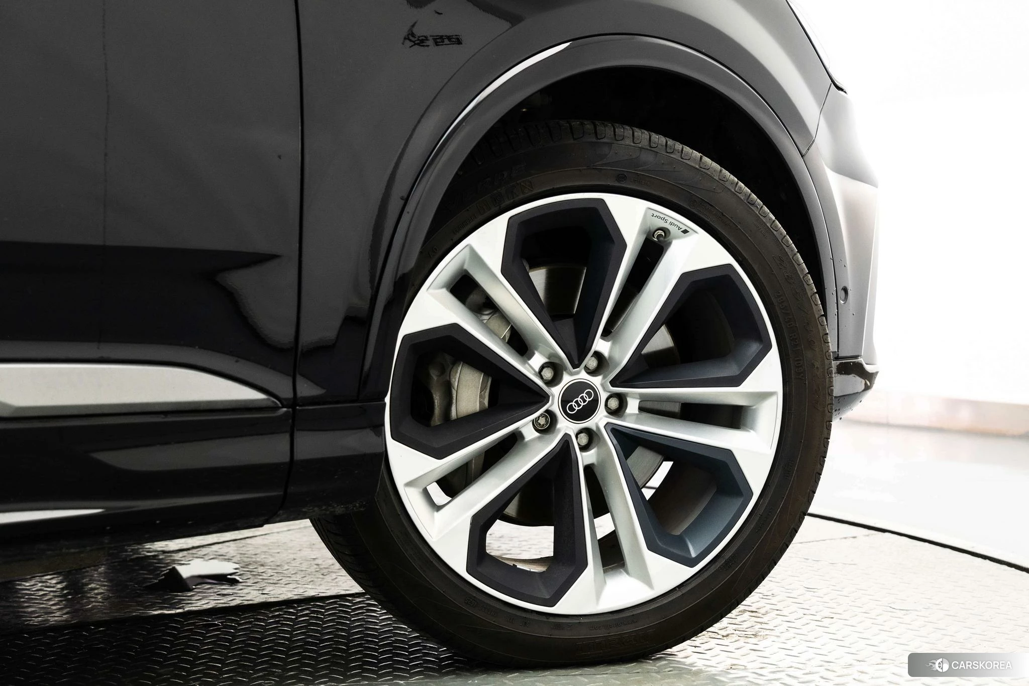 Audi Q7 id 4486567 из Китая 26