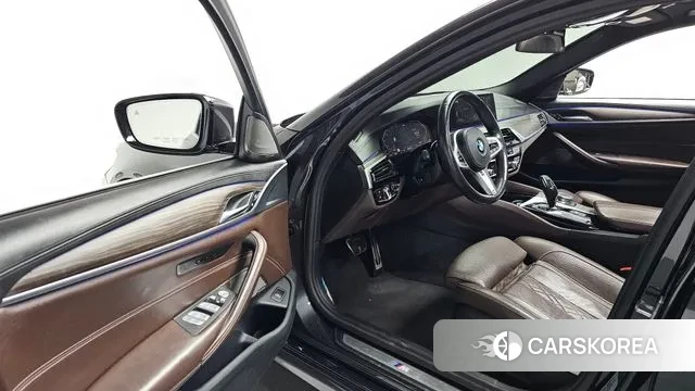 BMW 5 Series (G30) id 3717929 из Кореи 19