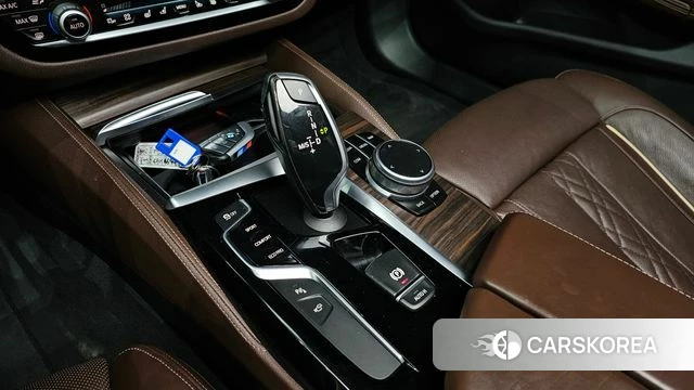 BMW 5 Series (G30) id 3845960 из Кореи 19