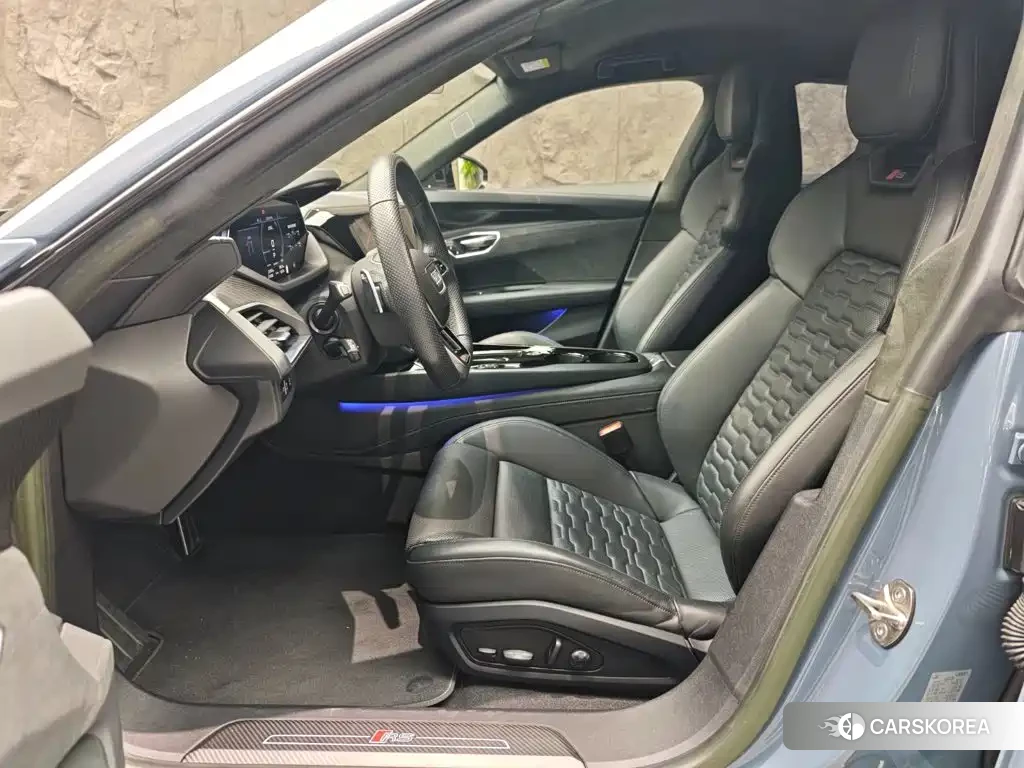 Audi RS e-tron GT id 4599742 из Китая 18