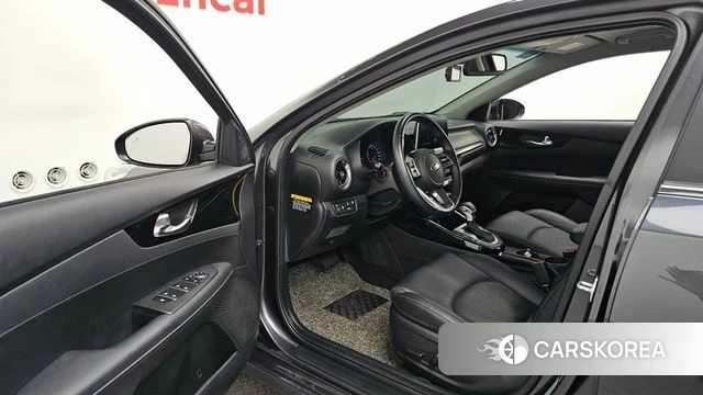 Kia Come New K3 id 3936349 из Кореи 19