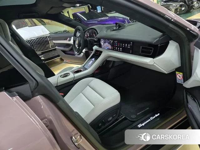 Porsche Taycan id 2939325 из Кореи 19