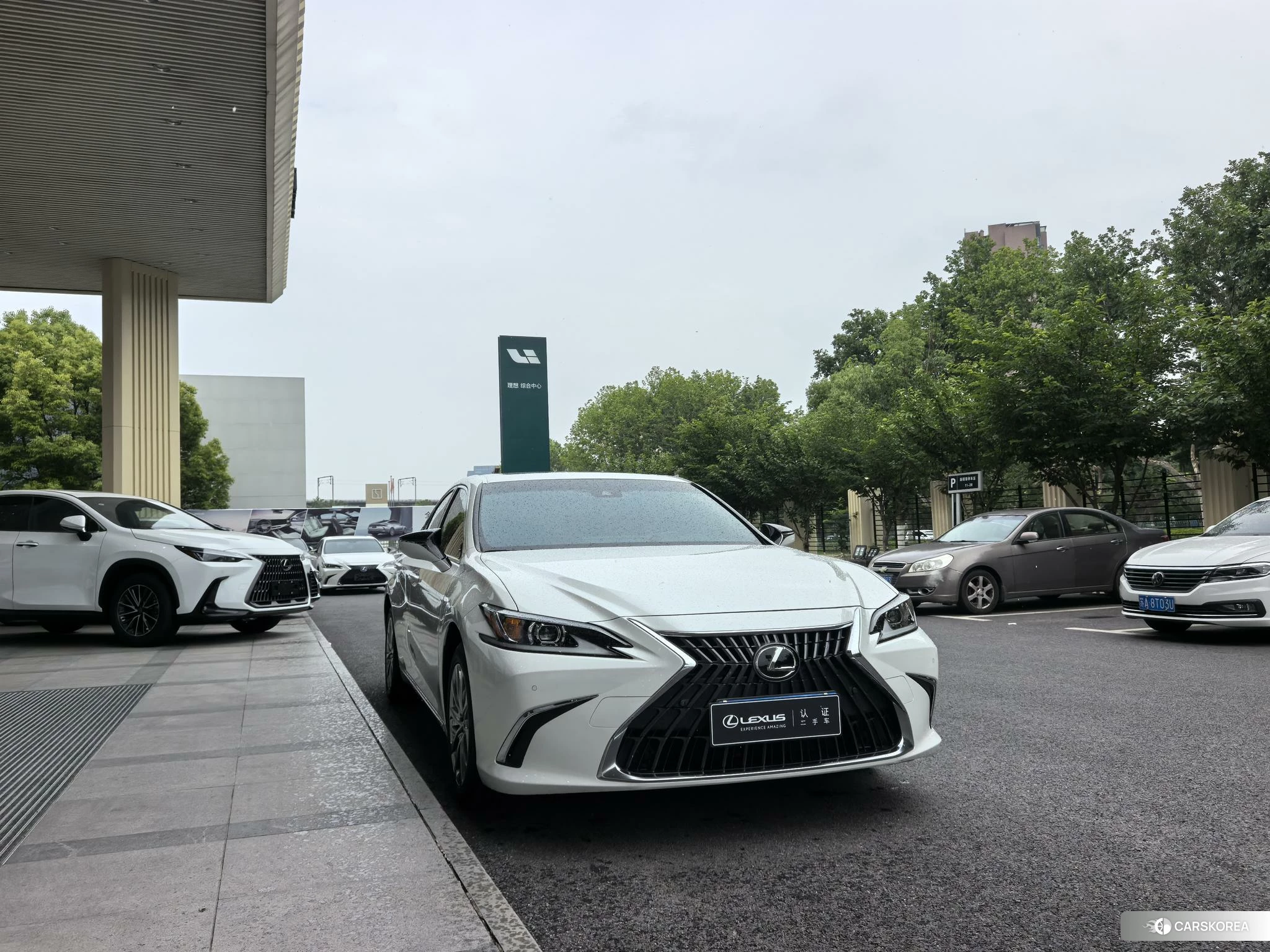 Lexus ES id 4487405 из Китая 15