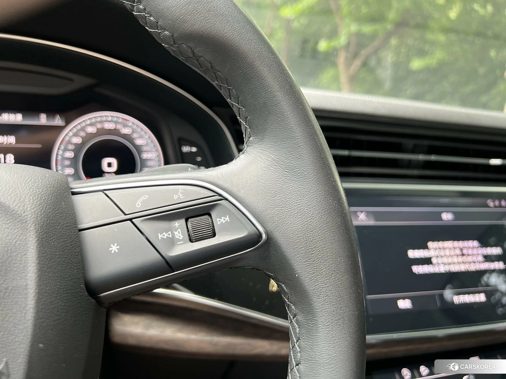 Audi Q7 id 4515198 из Китая 16