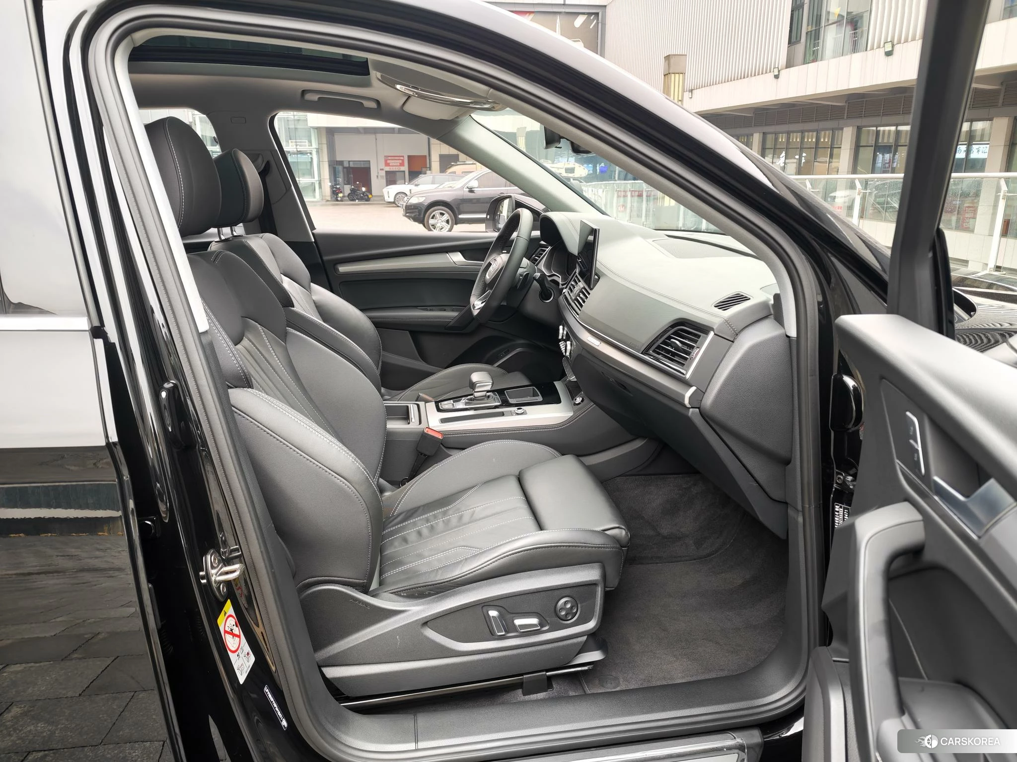 Audi Q5L id 4461774 из Китая 16