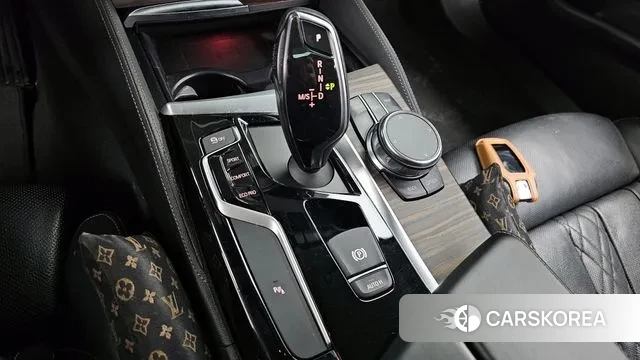 BMW 5 Series (G30) id 3375125 из Кореи 19