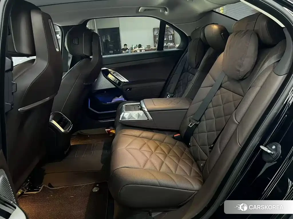BMW i7 id 4583877 из Китая 9
