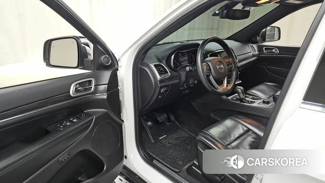 Jeep Grand Cherokee id 4610204 из Кореи 30