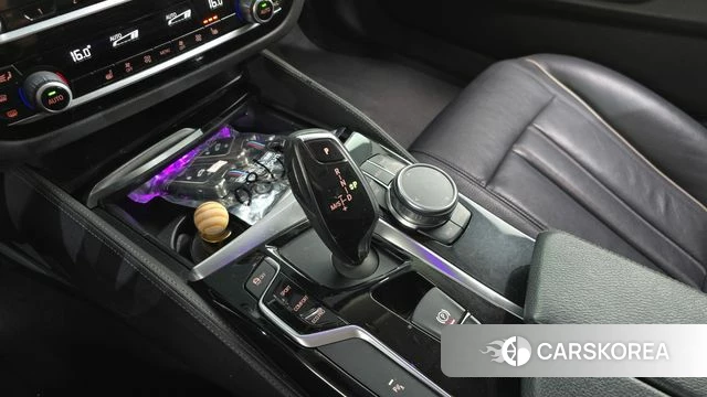 BMW 5 Series (G30) id 4642843 из Кореи 19