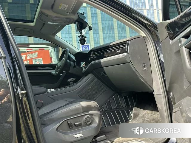 Volkswagen Touareg id 4260385 из Китая 9