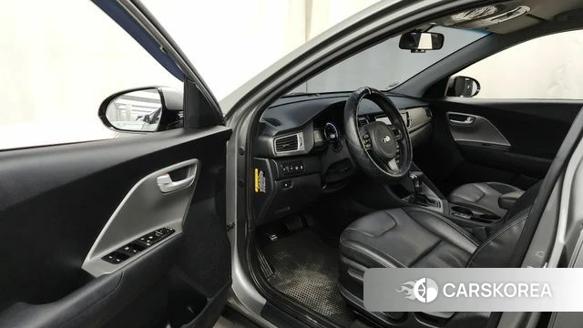 Kia Niro id 3820995 из Кореи 19