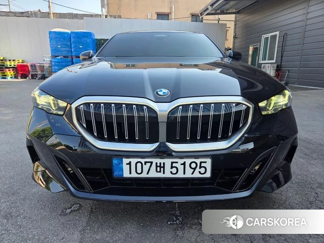 BMW 5 Series (G60) id 4532913 из Кореи 19