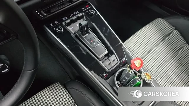 Porsche 911(992) id 3700885 из Кореи 19