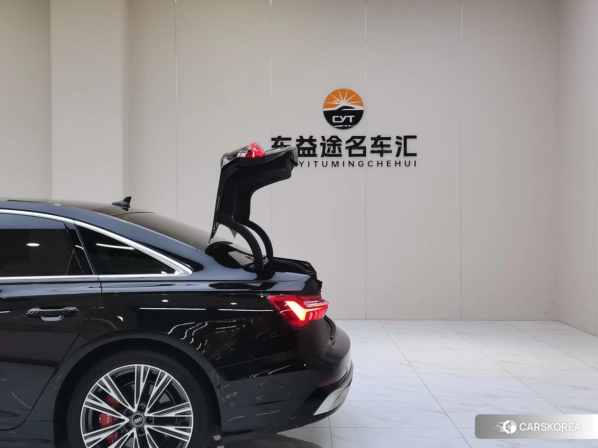 Audi A6L id 4467739 из Китая 23